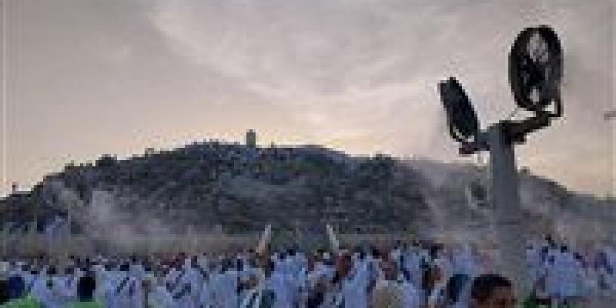 وزارة السياحة: نجاح نفرة كامل حجاج السياحة إلى المزدلفة.. وبدء أداء نسك رمي الجمرات في مشعر منى