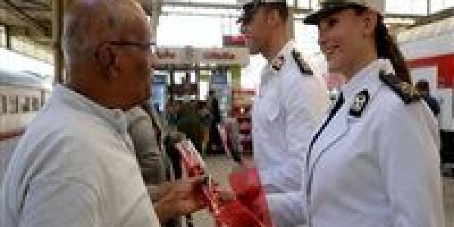 "الداخلية" تشارك المواطنين الاحتفال بعيد الأضحى (فيديو)